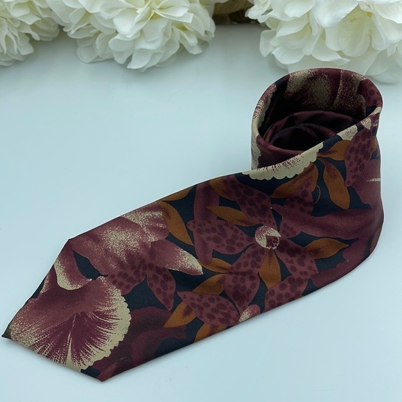 VTG Christian Dior 100% Silk tie - Picture 1 of 10